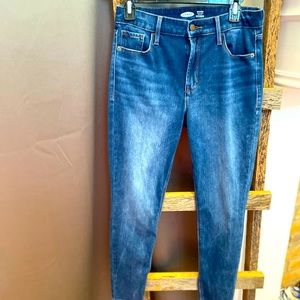 HighRise Rockstar Skinny jeans-size 8. Great shape.. jut can’t fit into them! 😂